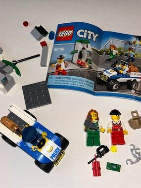 LEGO City #60136 Police Starter Set
Built set. No box. Retired Set.